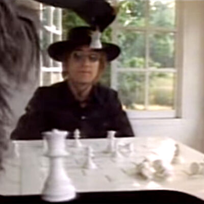 Tablero completamente blanco del Ajedrez Blanco de Yoko Ono.
