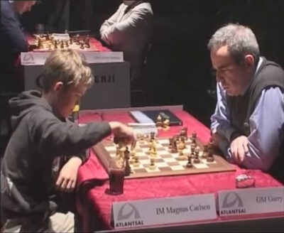 Magnus Carlsen enfrentando a Garry Kasparov a los 13 años