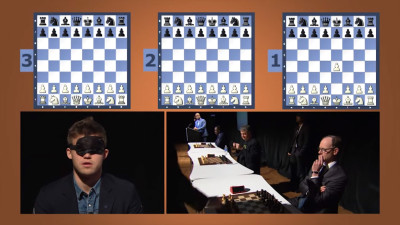 Magnus Carlsen en una simultánea a ciegas con tres ajedrecistas