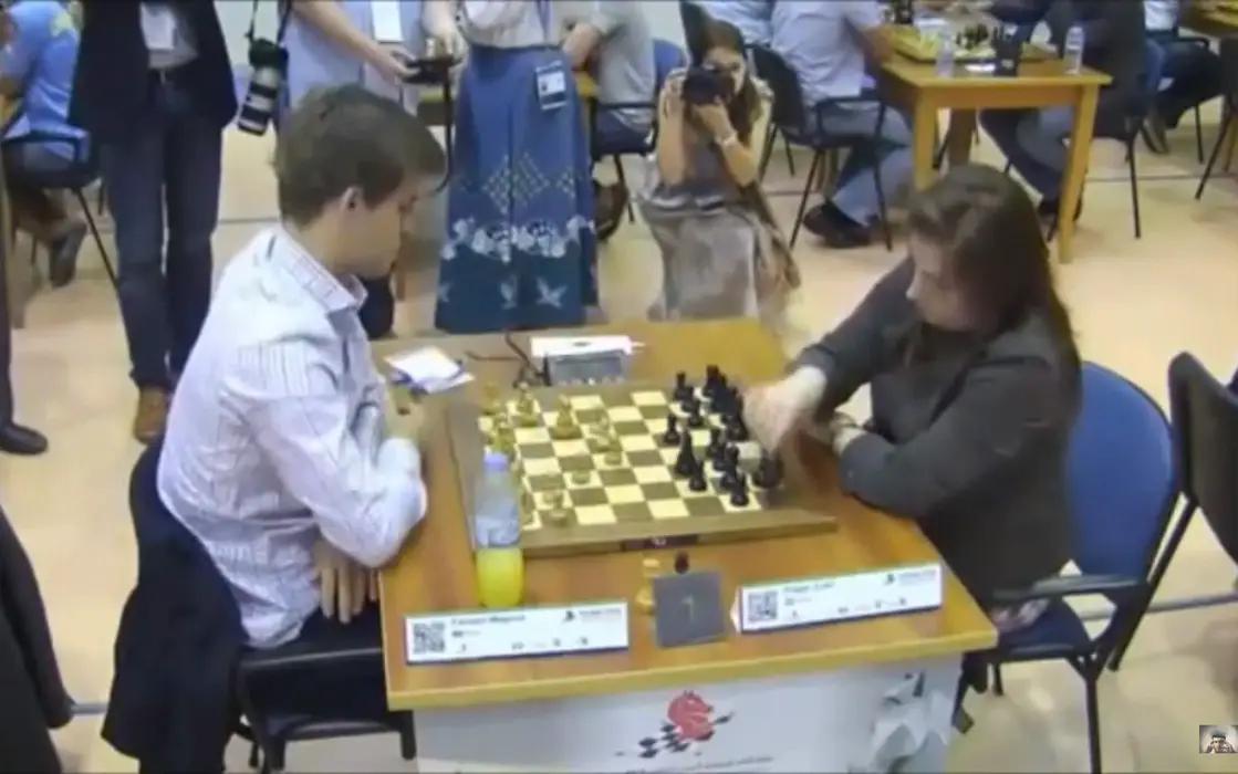 Judit Polgar shocks Magnus Carlsen with a beautiful deflection