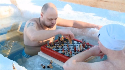 Torneo de ajedrez en un lago helado