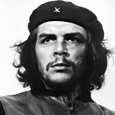 Ernesto Che Guevara jugando ajedrez
