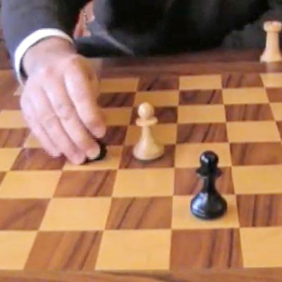 La captura de peón al paso en ajedrez explicada por Iván Morovic.