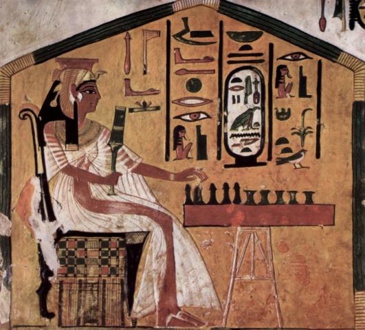 Nefertari probablemente jugando Senet