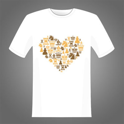 Corazón formado con piezas de ajedrez