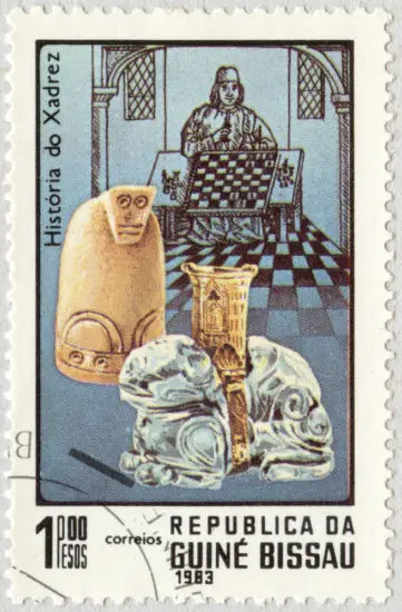 Estampilla: Historia del Ajedrez. Antiguas piezas. República de Guinea Bissau 1983.