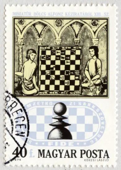 Estampilla: Del manuscrito sabio en miniatura de Alfonz (siglo XIII). El Peón. 50 años de la Asociación Internacional de Ajedrez - XXI Juegos Olímpicos de ajedrez. Hungría 1974.